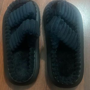 Verdusa Women's Double Strap Fuzzy Bedroom Slippers Cozy Memory Foam House Slide